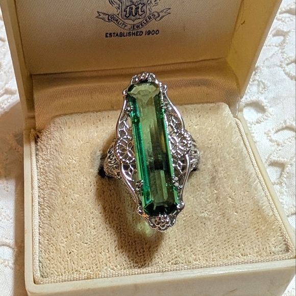 Jewelry - VTG Style Sterling Filigree Peridot Ring